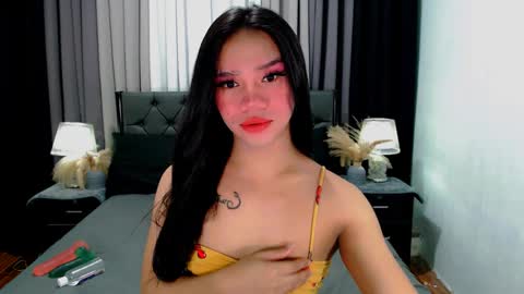 Snapshot of crytastal_lust1212 chatting on 03/26/26, 09:04 bea takashi online show from 03/26/26, 09:04