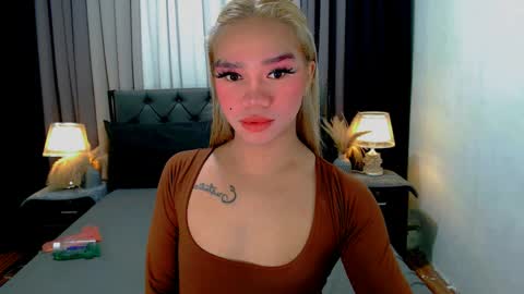 Snapshot of crytastal_lust1212 chatting on 04/03/26, 09:18 bea takashi online show from 04/03/26, 09:18