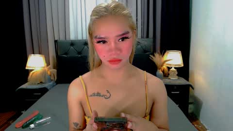 Snapshot of crytastal_lust1212 chatting on 04/05/26, 09:28 bea takashi online show from 04/05/26, 09:28