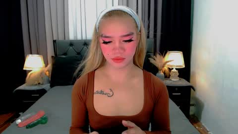 Snapshot of crytastal_lust1212 chatting on 04/07/26, 09:21 bea takashi online show from 04/07/26, 09:21