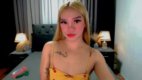 Snapshot of crytastal_lust1212 chatting on 04/13/26, 09:26 bea takashi online show from 04/13/26, 09:26