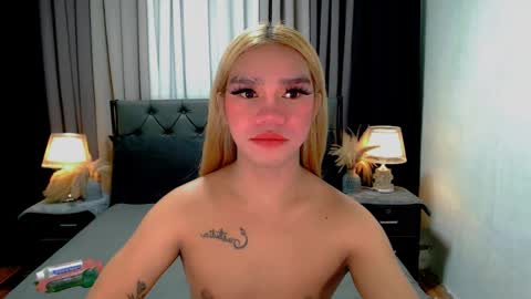 Snapshot of crytastal_lust1212 chatting on 04/15/26, 07:58 bea takashi online show from 04/15/26, 07:58