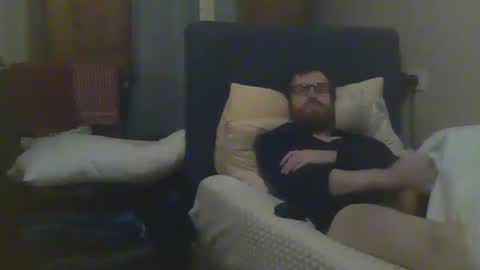 Snapshot of cs014g8493 chatting on 12/04/24, 01:36 chris online show from 12/04/24, 01:36