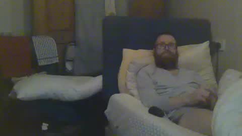 Snapshot of cs014g8493 chatting on 02/03/25, 01:09 chris online show from 02/03/25, 01:09