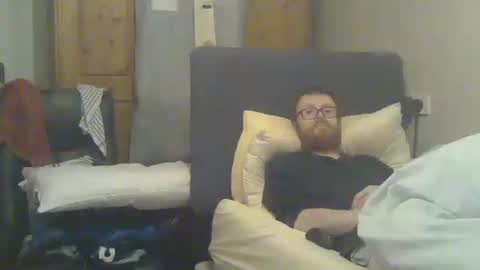 Snapshot of cs014g8493 chatting on 09/13/25, 04:01 chris online show from 09/13/25, 04:01