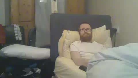 Snapshot of cs014g8493 chatting on 09/23/25, 10:24 chris online show from 09/23/25, 10:24