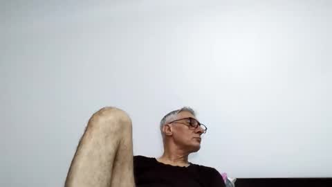 Snapshot of cucaio18 chatting on 04/21/26, 02:48 BIG UNCUT HARD COCK online show from 04/21/26, 02:48