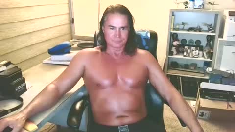 Yup... kinda old but Stop in and say hello online show from 09/13/25, 05:18