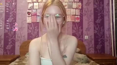 Snapshot of cucumber_kringe chatting on 10/22/25, 07:08 Sia online show from 10/22/25, 07:08