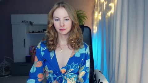 Snapshot of cuddle_kitten chatting on 12/18/24, 02:28 Alexia online show from 12/18/24, 02:28