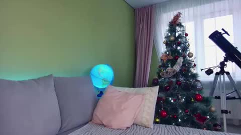 Snapshot of cuddle_kitten chatting on 12/28/24, 07:33 Alexia online show from 12/28/24, 07:33