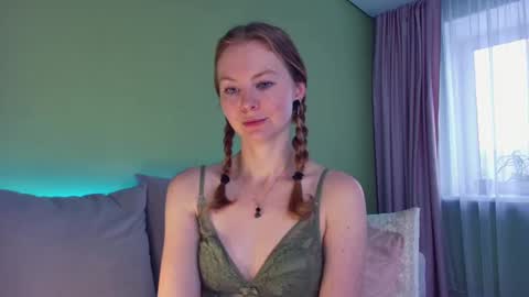 Snapshot of cuddle_kitten chatting on 02/04/25, 06:46 Alexia online show from 02/04/25, 06:46