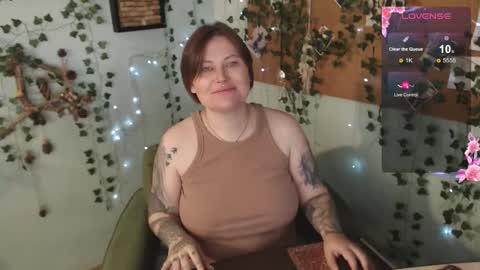 Snapshot of cuddlieschris chatting on 09/10/25, 02:33 Chris online show from 09/10/25, 02:33