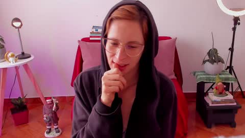 Leonela online show from 12/24/24, 03:26