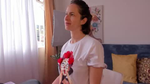 Leonela online show from 03/23/26, 02:43