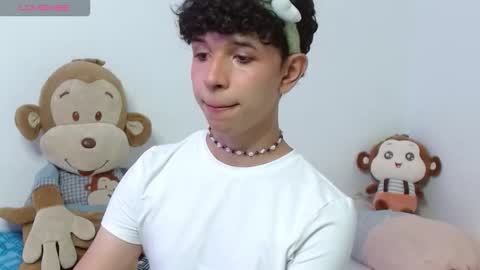 Cuddly online show from 10/22/25, 04:02