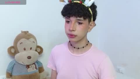 Cuddly online show from 12/04/25, 08:28