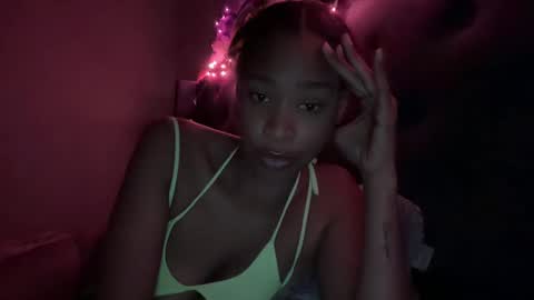 Snapshot of cum2charmxx chatting on 10/08/25, 10:57 cum2charmxx online show from 10/08/25, 10:57