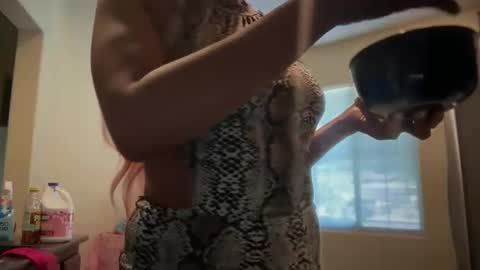 cum2charmxx online show from 03/03/26, 08:15