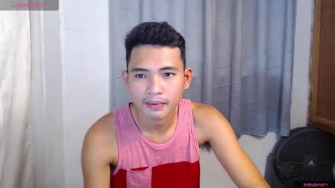 Snapshot of cum2myworld_ chatting on 04/24/26, 10:28 cum2myworld_ online show from 04/24/26, 10:28