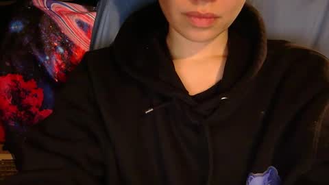 Snapshot of cum4angela chatting on 10/29/25, 01:35 Angela online show from 10/29/25, 01:35