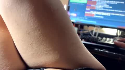 im KIM new girl to spoil online show from 02/15/25, 11:50