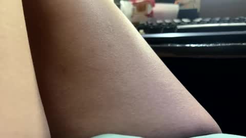 im KIM new girl to spoil online show from 02/25/25, 05:52