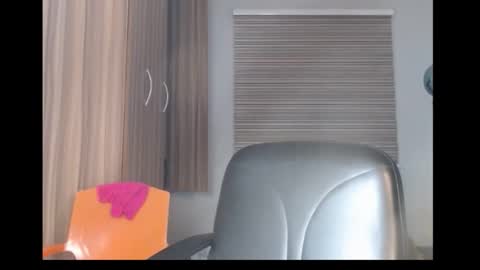 Snapshot of cum_ebony_petitxx chatting on 11/19/25, 03:50 cath online show from 11/19/25, 03:50