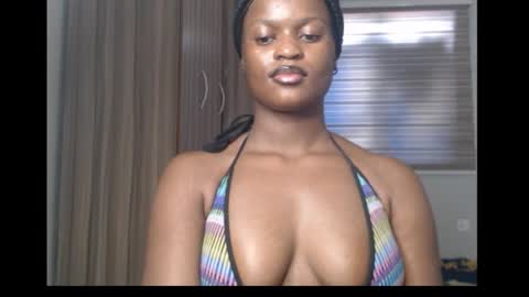 Snapshot of cum_ebony_petitxx chatting on 11/29/25, 10:18 cath online show from 11/29/25, 10:18