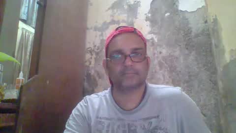 Snapshot of cum_l chatting on 12/18/25, 08:42 Noha online show from 12/18/25, 08:42