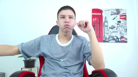 cumandres online show from 10/18/25, 02:07