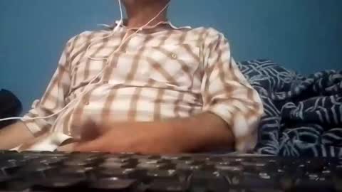 Snapshot of cumbian_chero chatting on 05/31/26, 02:53 cumbian_chero online show from 05/31/26, 02:53