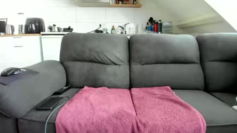 Snapshot of cumeatingboy88 chatting on 09/14/25, 12:48 MaskedMasturbator online show from 09/14/25, 12:48