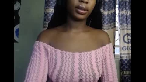 Snapshot of cumebony_petit chatting on 09/19/25, 08:49 cumebony_petit online show from 09/19/25, 08:49