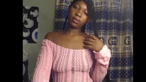 Snapshot of cumebony_petit chatting on 10/13/25, 08:31 cumebony_petit online show from 10/13/25, 08:31