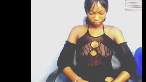cumebony_petit online show from 02/14/26, 03:47