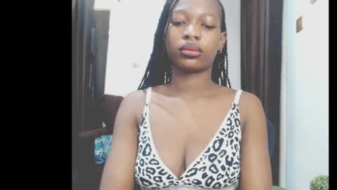 Snapshot of cumebony_petit chatting on 04/20/26, 07:11 cumebony_petit online show from 04/20/26, 07:11