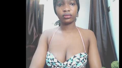Snapshot of cumebony_petit chatting on 04/24/26, 07:00 cumebony_petit online show from 04/24/26, 07:00