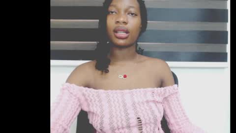 Snapshot of cumebony_petit chatting on 05/13/26, 07:06 cumebony_petit online show from 05/13/26, 07:06