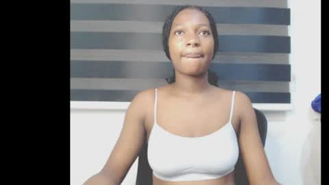 Snapshot of cumebony_petit chatting on 05/15/26, 06:09 cumebony_petit online show from 05/15/26, 06:09