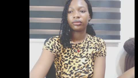 Snapshot of cumebony_petit chatting on 05/16/26, 02:16 cumebony_petit online show from 05/16/26, 02:16