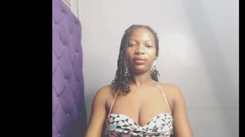 Snapshot of cumebony_petit chatting on 05/17/26, 06:33 cumebony_petit online show from 05/17/26, 06:33