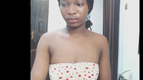 Snapshot of cumebony_petit chatting on 05/22/26, 07:48 cumebony_petit online show from 05/22/26, 07:48