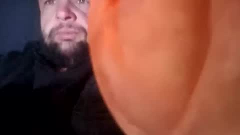 Snapshot of cumgazm69 chatting on 10/28/25, 02:31 kiwi bloke online show from 10/28/25, 02:31