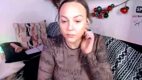 cumguzzlingskank online show from 11/22/25, 07:07