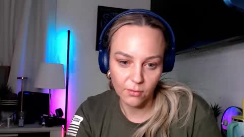 Snapshot of cumguzzlingskank chatting on 03/16/26, 05:44 cumguzzlingskank online show from 03/16/26, 05:44
