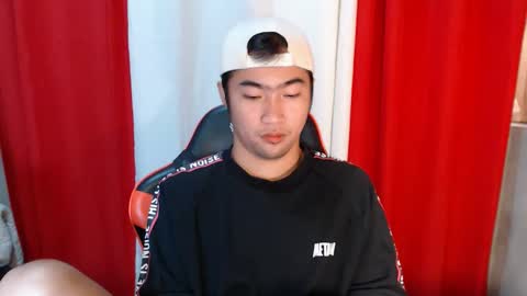 Snapshot of cumhavefun25 chatting on 04/11/26, 04:22 ask me online show from 04/11/26, 04:22