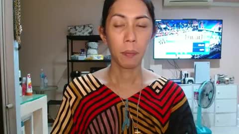 Leah Vergara online show from 10/06/25, 11:40