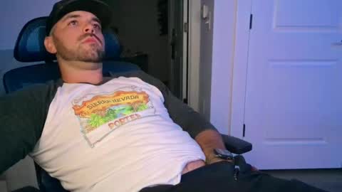 cummmg23 online show from 10/03/25, 05:15