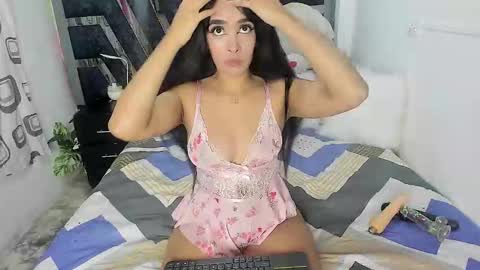 Snapshot of cummylove1 chatting on 10/21/25, 02:56 kelly doll allen online show from 10/21/25, 02:56